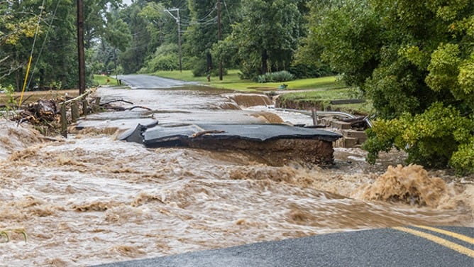 El estado de Connecticut en emergencia por devastadora inundación. (Ciudad de Southbury/Facebook)