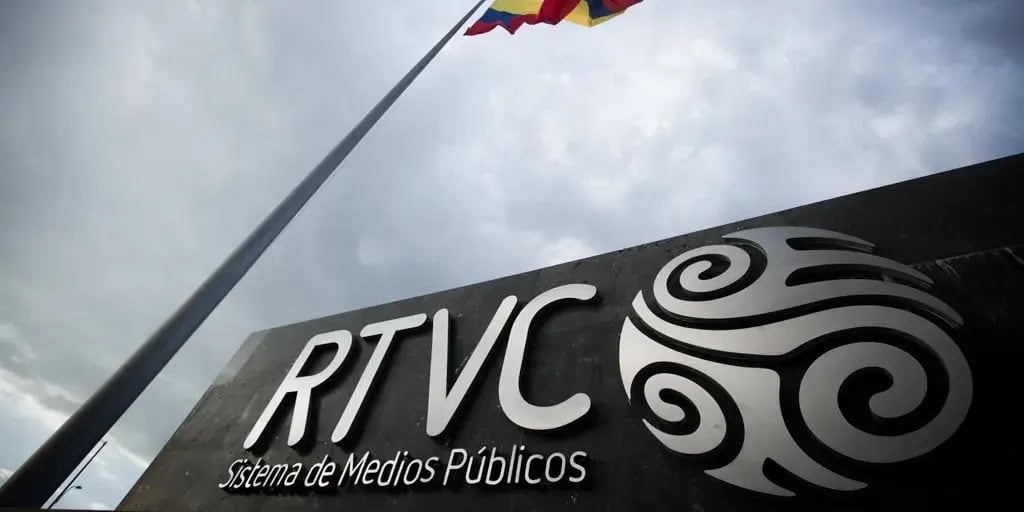 Según informes, el ambiente actual en RTVC induce a periodistas a evitar ciertos temas, limitando la libre expresión y favoreciendo una línea editorial pro gobierno - crédito Flip